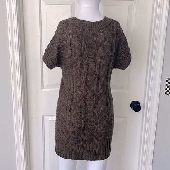A&F Loose Knit Brown Cable V Neck Sweater- Small - Picture 5 of 6